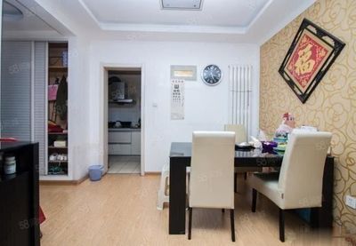 保利大明湖精裝房源，環(huán)境優(yōu)雅，急租家庭優(yōu)選